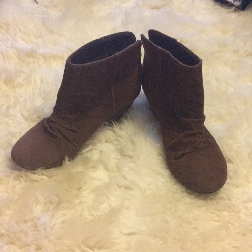 Sugar Cognac Booties size 8.5